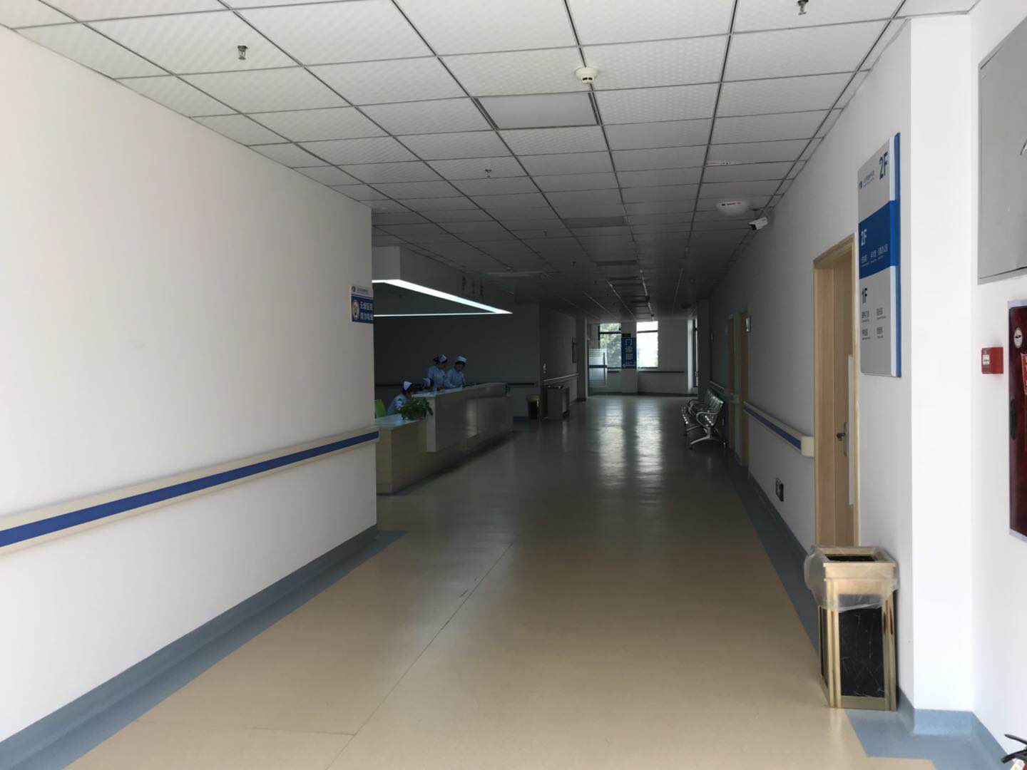 兰州华厦眼科医院五楼走廊
